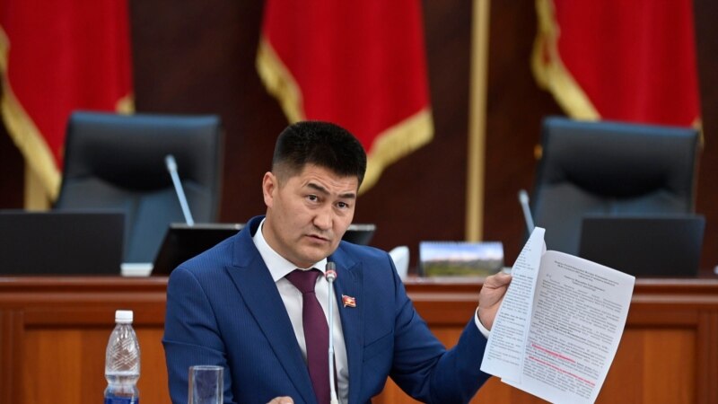 Шайлообек Атазов заявил о давлении на Жогорку Кенеш