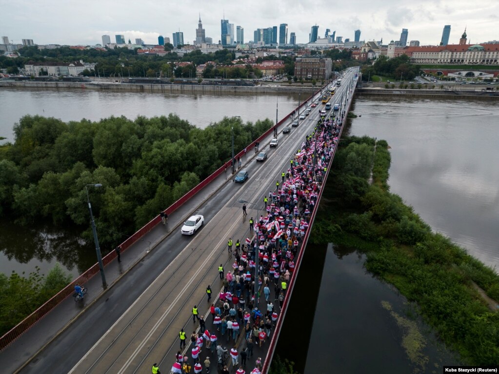 Marcia dei bielorussi a Varsavia nel terzo anniversario delle elezioni presidenziali del 2020.  Varsavia, Polonia.  9 agosto 2023 