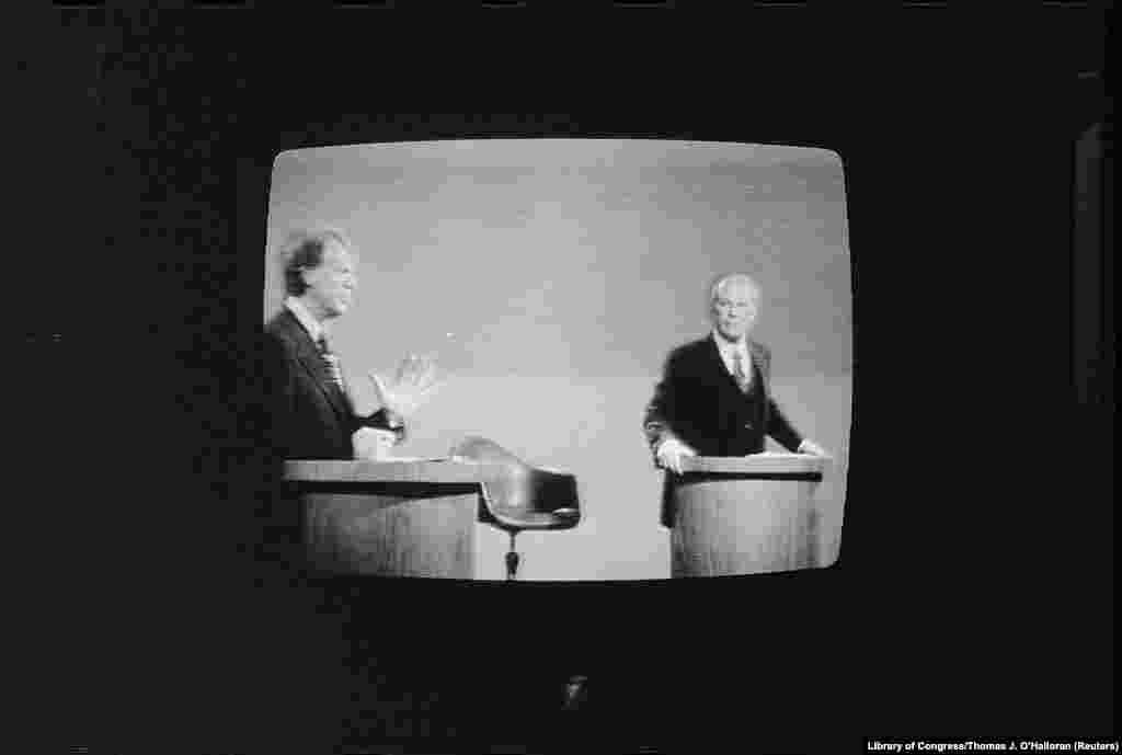 1976: Në debatin e parë televiziv në 16 vjet, demokrati Jimmy Carter u ballafaqua me presidentin republikan, Gerald Ford, që kishte marrë detyrën pa fituar zgjedhje. Një deklaratë që ai bëri, u pa si gafë e madhe. Ford tha: &ldquo;Nuk ka dominim sovjetik të Evropës Lindore, dhe nuk do të ketë kurrë gjatë administratës Ford&rdquo;. Carter fitoi zgjedhjet.