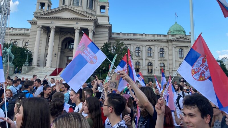 Desetine hiljada građana i na šestom protestu protiv nasilja u Beogradu 