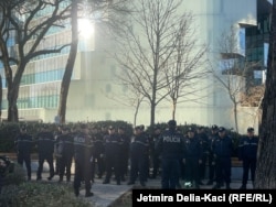 Prani e shtuar e Policisë gjatë protestës opozitare.