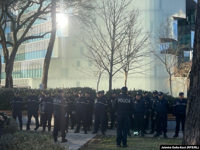 Prani e shtuar e Policisë gjatë protestës opozitare.