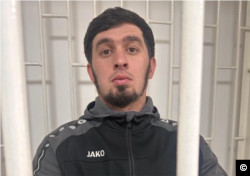Қырғызстан мемлекеттік шекарасын бұзды деп айыпталған Мансур Мовлаев қырғыз сотында.
