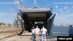 Большой десантный корабль прибыл в Керченский порт. Скриншот с видео t.me/tvcrimea24