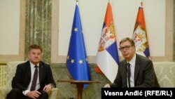 I dërguari i BE-së për dialogun Kosovë-Serbi, Mirosllav Lajçak, dhe presidenti i Serbisë, Aleksandar Vuçiq. Beograd, 5 korrik 2023.
