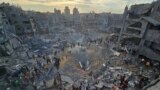 ИЗРАЕЛ -&nbsp;Израелската војска изврши воздушен напад врз бегалскиот камп Џебалија во северниот дел на Газа, изјави вечерва портпаролот на израелската армија, Ричард Хехт.<br />
&bdquo;Во таа област беше присутен и висок воен командант на Хамас&ldquo;, изјави за Си-Ен-Ен портпаролот на израелската војска.