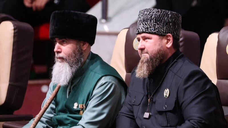 "С Кадыровым могут покончить". Зачем глава Чечни переманивает критиков