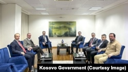 Kryeministri i Kosovës, Albin Kurti, i pret në takim liderët e katër partive shqiptare nga Maqedonia e Veriut, Prishtinë 30 janar 2024.