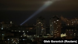Ուկրաինա - ՀՕՊ-ը օբյեկտներ է որոնում գիշերային Կիևի երկնքում, աիվ