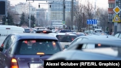 Ambuteiaj în centrul Chișinăului. În imagine – strada Ismail, în fața clădirii fostului Hotel Național, dimineața.