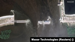 Каховська ГЕС наступного дня після руйнування, супутниковий знімок Maxar, 7 червня 2023 року