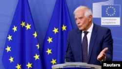 جوزپ بورل می‌گوید شمار روزافزون شهروندان اتحادیه اروپا که هم‌اکنون به‌دلایل «واهی» در زندان‌های جمهوری اسلامی در بازداشت هستند به شدت مایه نگرانی است