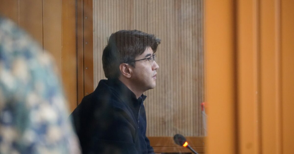 Yashirin kamera suzayotgan qizlarga ayg‘oqchi Sochli mushuklarning porno fotosuratlari