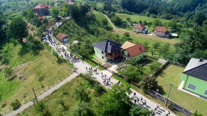 Učesnici Marša mira krenuli ka Srebrenici