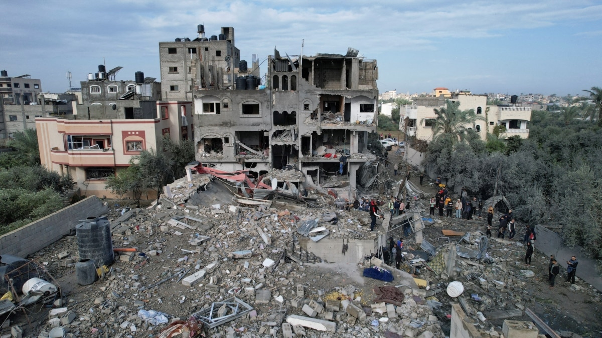 Израелски въздушни удари убиха най-малко 100 души в Ивицата Газа