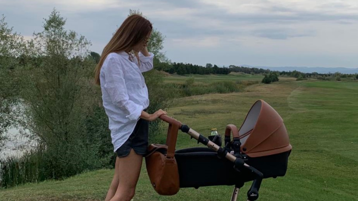 Жена е пребита посред бял ден на улицата пред дъщеря