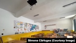 Sălile de clasă ale unei școli de elită din Craiova au fost pustii în prima zi de grevă.