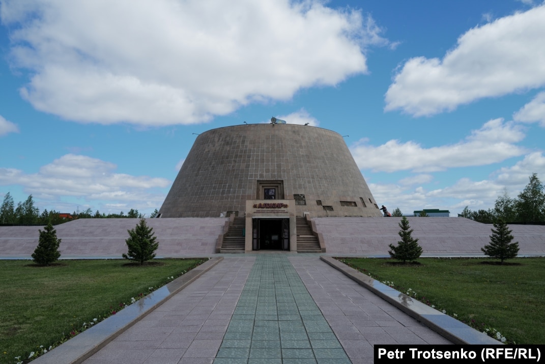 Смотреть онлайн жігіттің анусын жалау