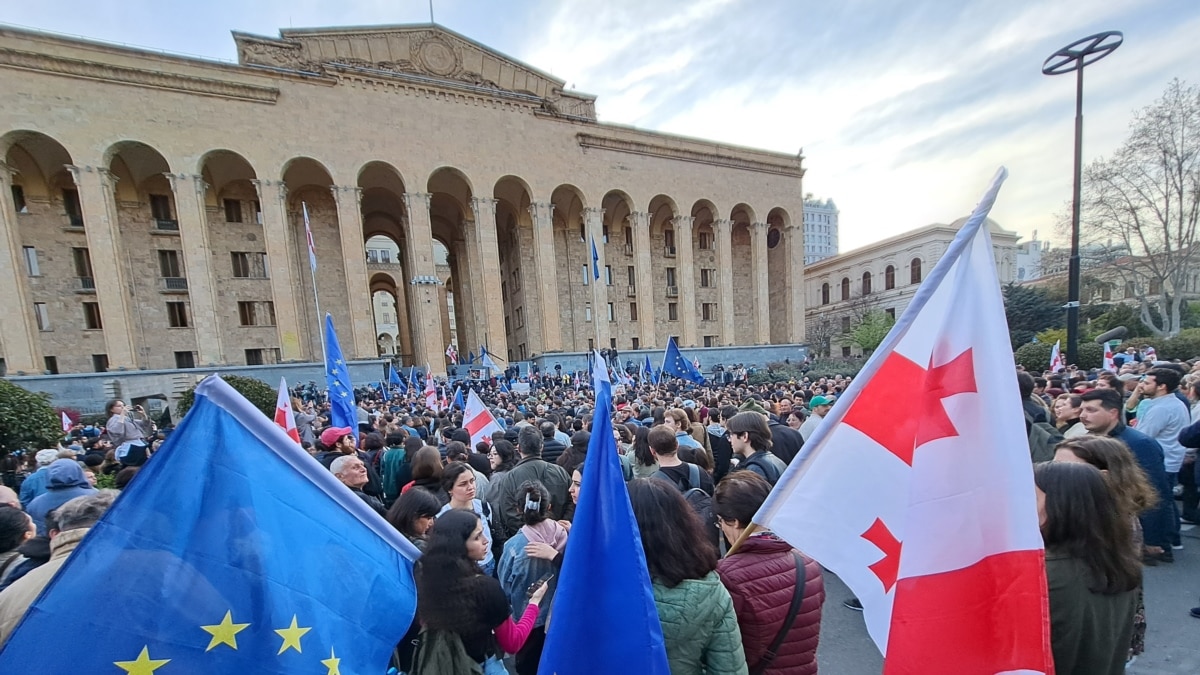 რა კავშირი აქვს “აგენტების კანონს” ხელისუფლების შეცვლის საფრთხესთან – რისი ეშინია “ოცნებას”?