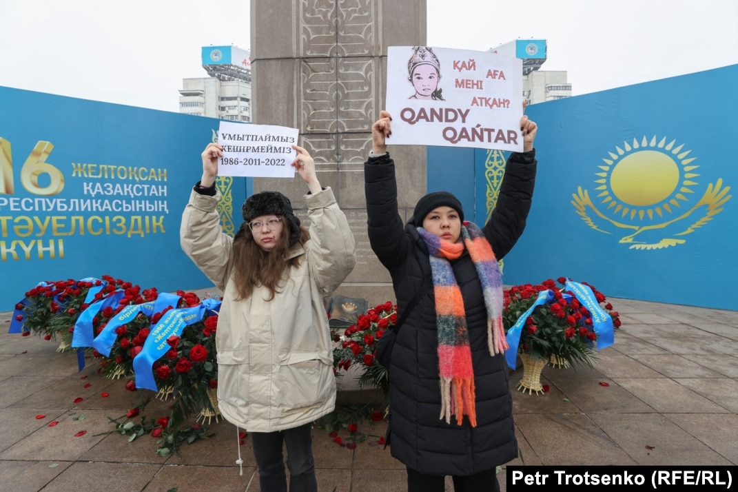 Порнографиялық жігіт қызын жазалады Ауылдың шлюхтары порно видео