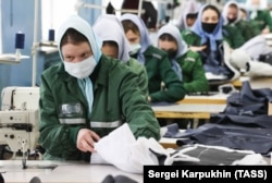 Osuđenice izrađuju odjeću u zatvoru u moskovskoj regiji u martu 2022.