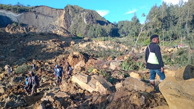 Папуа-Жаңы Гвинеядагы жер көчкүдөн 100дөй адам набыт болду
