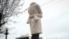 Памятник белому пальто, акция арт-группы "Явь", 15 марта 2023, Санкт-Петербург