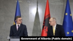 Ukrajinski i albanski šefovi diplomatije tokom konferencije za novinare u Tirani 28. februara 2024.