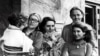 Слева направо: Татьяна Мамонова с сыном, Наталия Малаховская, Татьяна Горичева, Юлия Вознесенская