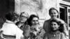 Слева направо: Татьяна Мамонова с сыном, Наталия Малаховская, Татьяна Горичева, Юлия Вознесенская