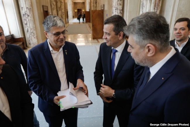 Marcel Boloș, fostul ministru de Finanțe, alături de Sorin Grindeanu, fost ministru al Transporturilor, și fostul premier Marcel Ciolacu.