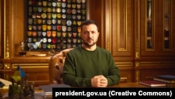  Украинският президент Володимир Зеленски прави новогодишното си послание към жителите на Украйна, 31 декември 2023 година 