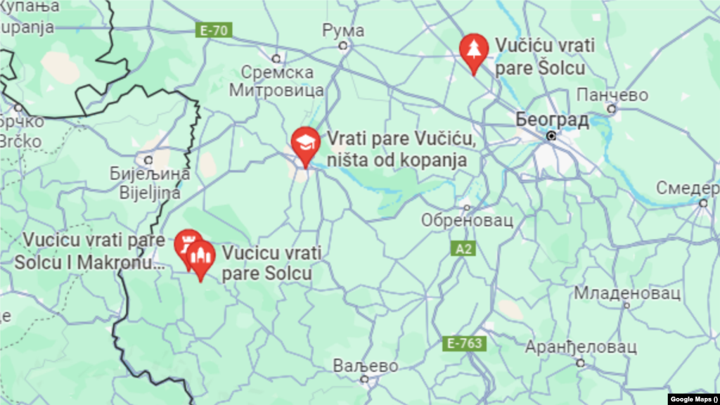 Na Google mapama na više lokacija širom Srbije mogu se videti nazivi &quot;Vučiću vrati pare Šolcu&quot;, &quot;Nećeš kopati&quot;, &quot;Stop Rio Tinto&quot; i &quot;Ne damo Jadar&quot;.