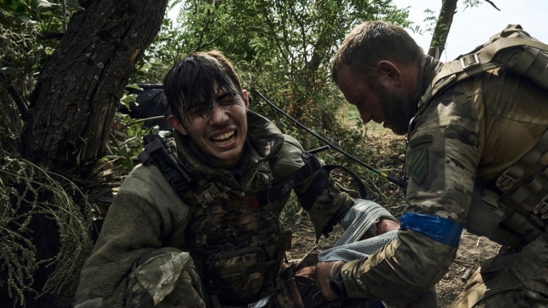 În ciuda pierderilor suferite, militarii ucraineni continuă să lupte lângă Bahmut

