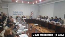 რუსთავის საკრებულოს სხდომა. 