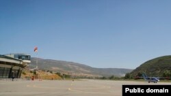 Armenia - An L-410 plane carrying Prime Minister Nikol Pashinian lands at Kapan airport, August 17, 2023.