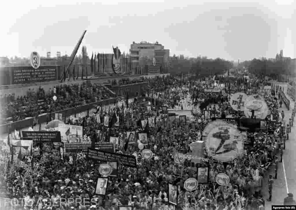 Prima paradă de 1 mai după moartea lui Gheorghe Gheorghiu-Dej, din 1965.