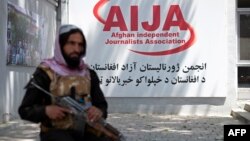  طالبان با تسلط به قدرت در افغانستان تلاش کرده اند کنترول بیشتری بر رسانه ها و خبرنگاران داشته باشند