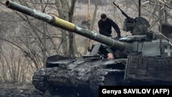 Українські військові поблизу Бахмуту на Донеччині, 5 лютого 2024 року