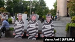  Образите на сръбския президент Александър Вучич, основния редактор на таблоида 