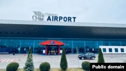 În perioada 1 - 16 mai 2024, se vor aplica reguli mai strice la intrarea în aeroportul Chișinău, pentru fluidizării traficului de pasageri și asigurarea siguranței cetățenilor.