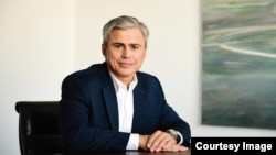 Gabriel Biriș, avocat specializat în fiscalitate, spune că nu îi este clar cum va funcționa facturarea electronică. 