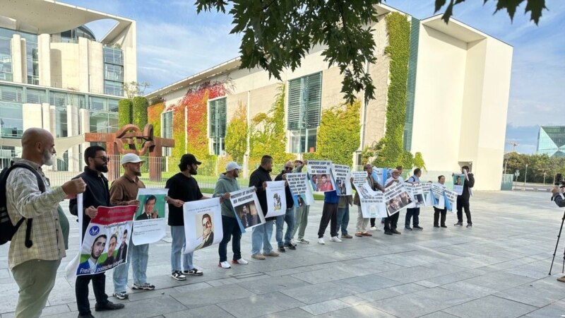 Таджикские и узбекские оппозиционеры провели акцию протеста в Берлине 