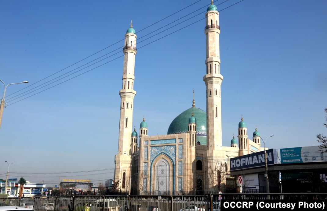 Кең жамбастары бар қара әйелдің порнофотосуреттері Юбка астындағы әйелдердің суреттері