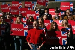 Предвыборный митинг лейбористов в городе Веллингбро в центральной Англии. 16 февраля 2024 года