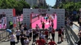 U okviru maratona, koji se tradicionalno održava u Beogradu, treću godinu zaredom organizovana je i akcija "Run with refugees". Beograd, 28. april 2024.