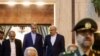 تصویری از حضور احمد وحیدی، وزیر کشور (سمت چپ) در مراسم بدرقه ابراهیم رئیسی برای سفر به پاکستان و سریلانکا 