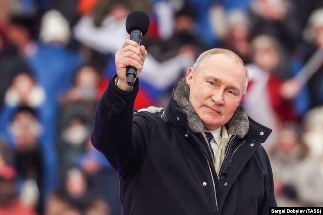 Президент РФ Владимир Путин во время выступления на митинге-концерте «Слава защитникам Отечества», посвященного войне России против Украины. Москва, 22 февраля 2022 года