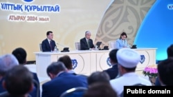 Национальный курултай под председательством президента Касым-Жомарта Токаева (в центре). Атырау, 15 марта 2024 года