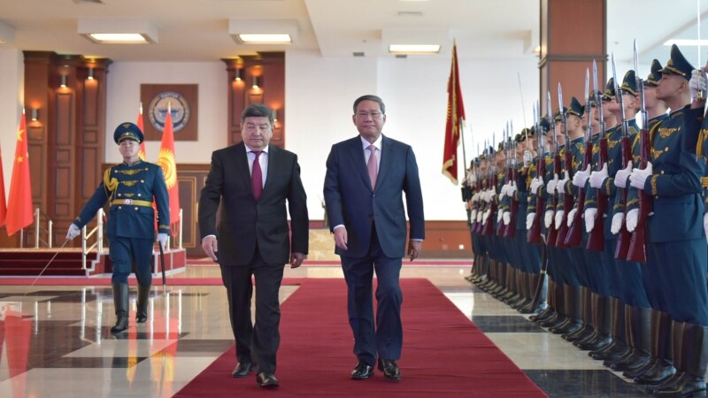 Бишкекте кыргыз-кытай өкмөттүк делегациялары жолугушууда 